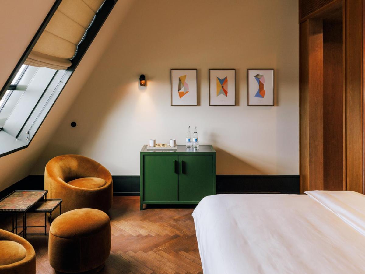 Boutique Hotel Chateau Royal Berlín Exterior foto A room at the hotel