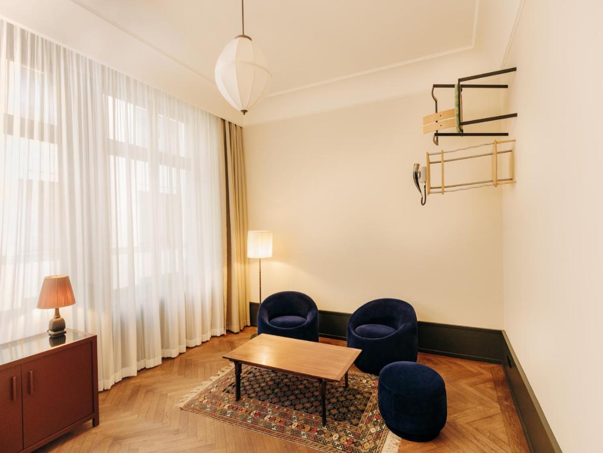 Boutique Hotel Chateau Royal Berlín Exterior foto A room at the Hotel Axelmannstein