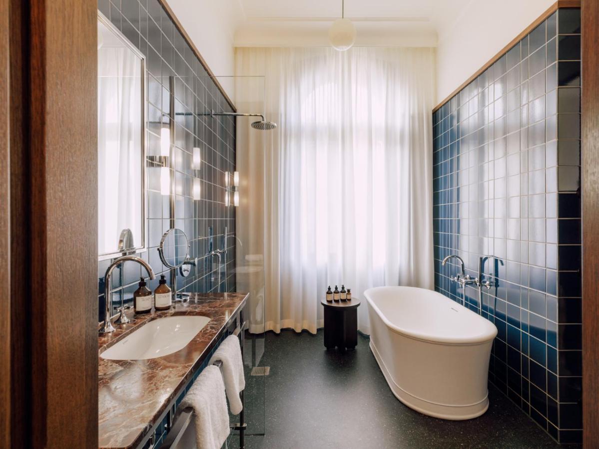 Boutique Hotel Chateau Royal Berlín Exterior foto Bathroom
