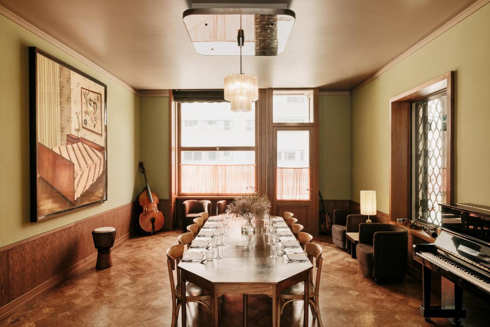 Boutique Hotel Chateau Royal Berlín Exterior foto The dining room at the 2018 edition of the restaurant