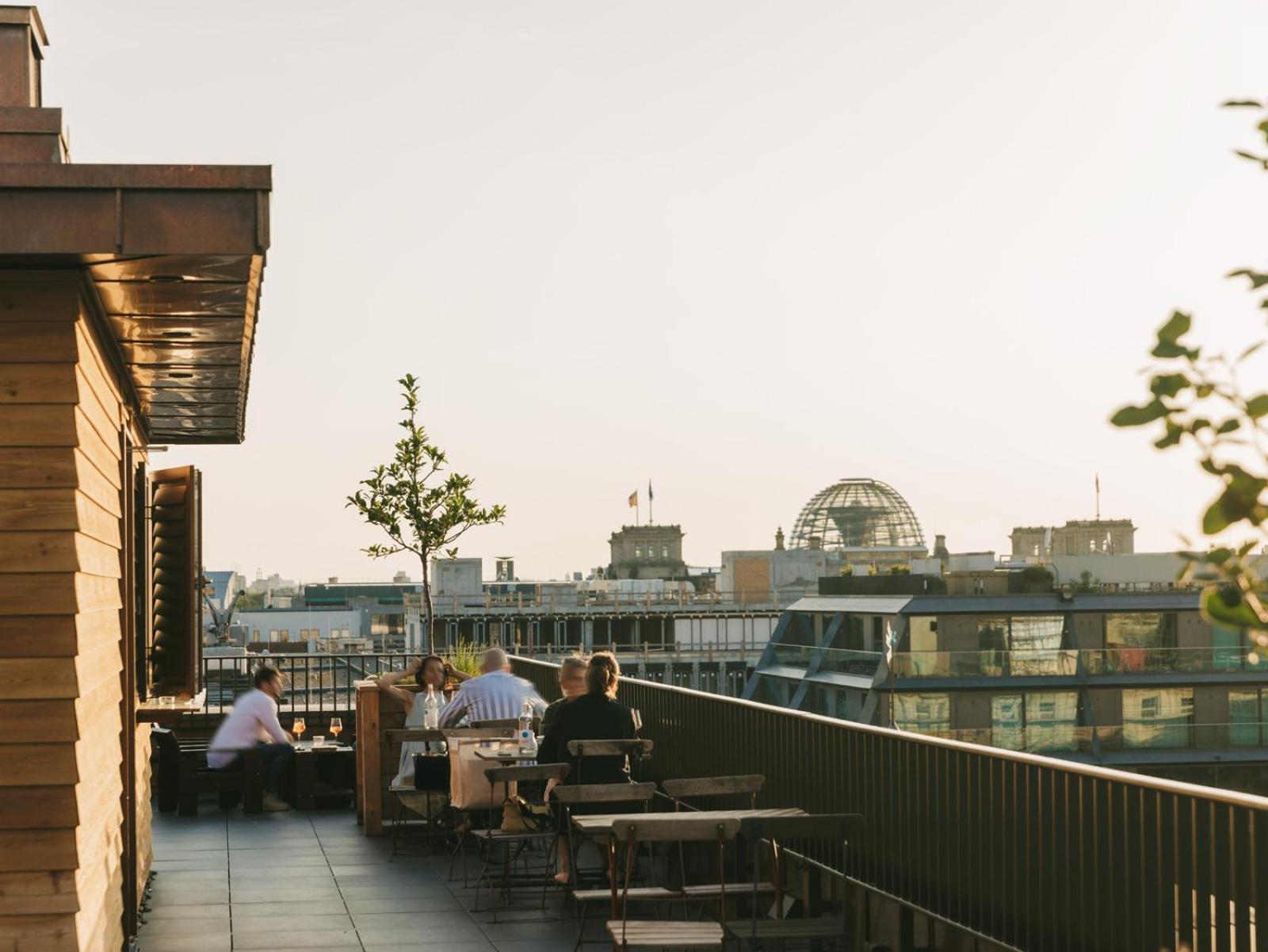 Boutique Hotel Chateau Royal Berlín Exterior foto The rooftop bar at the Standard London