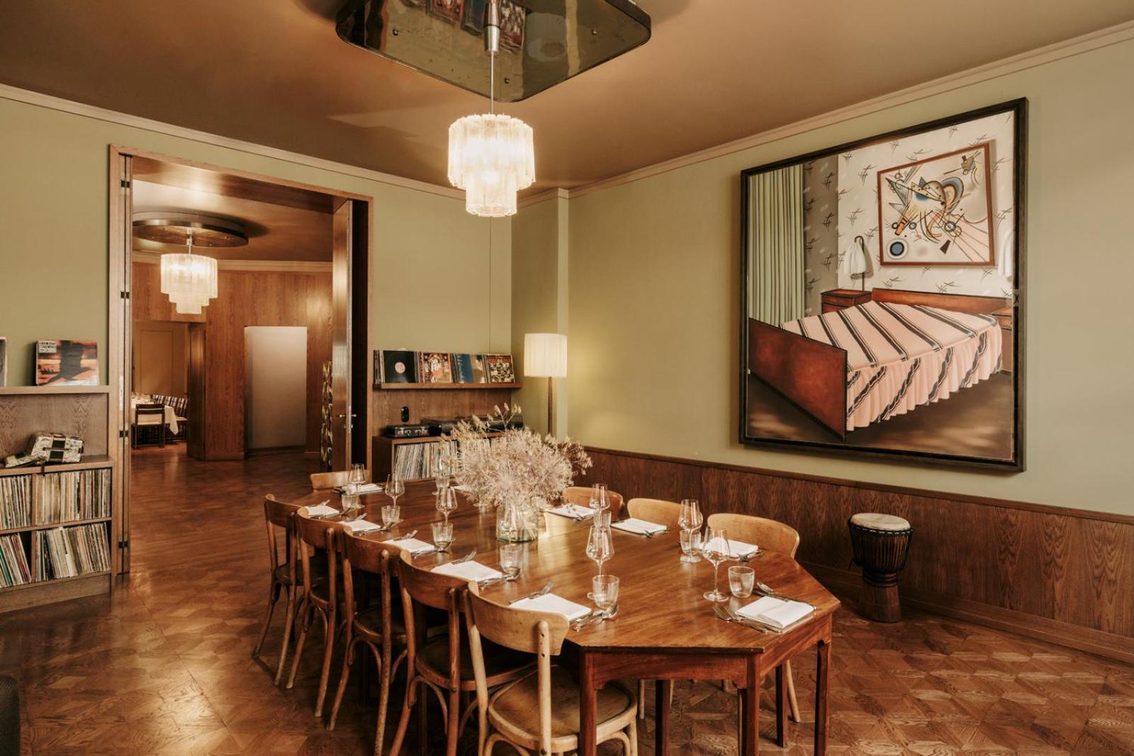 Boutique Hotel Chateau Royal Berlín Exterior foto The dining room at The Ivy, 2016