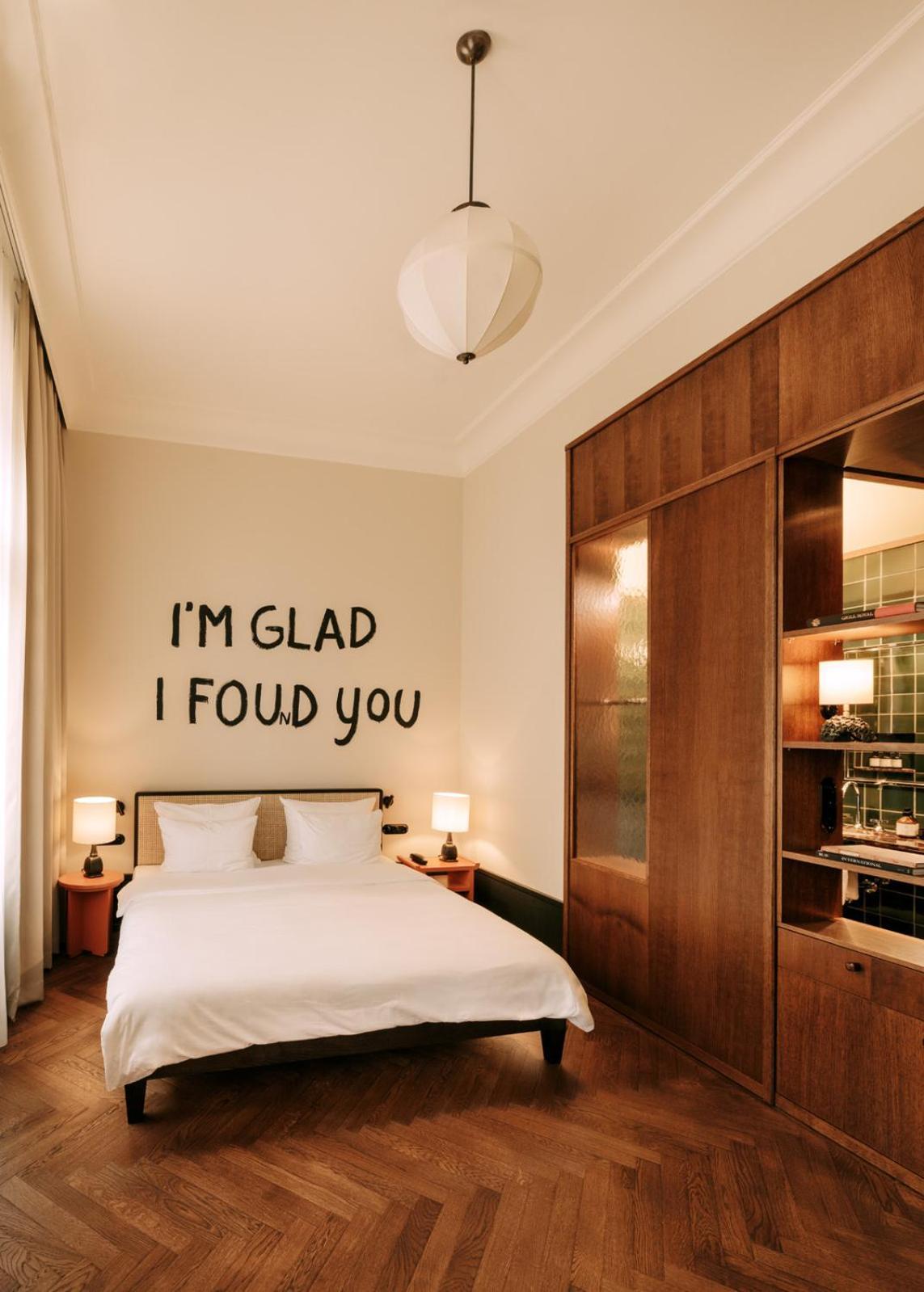 Boutique Hotel Chateau Royal Berlín Exterior foto A wall sticker