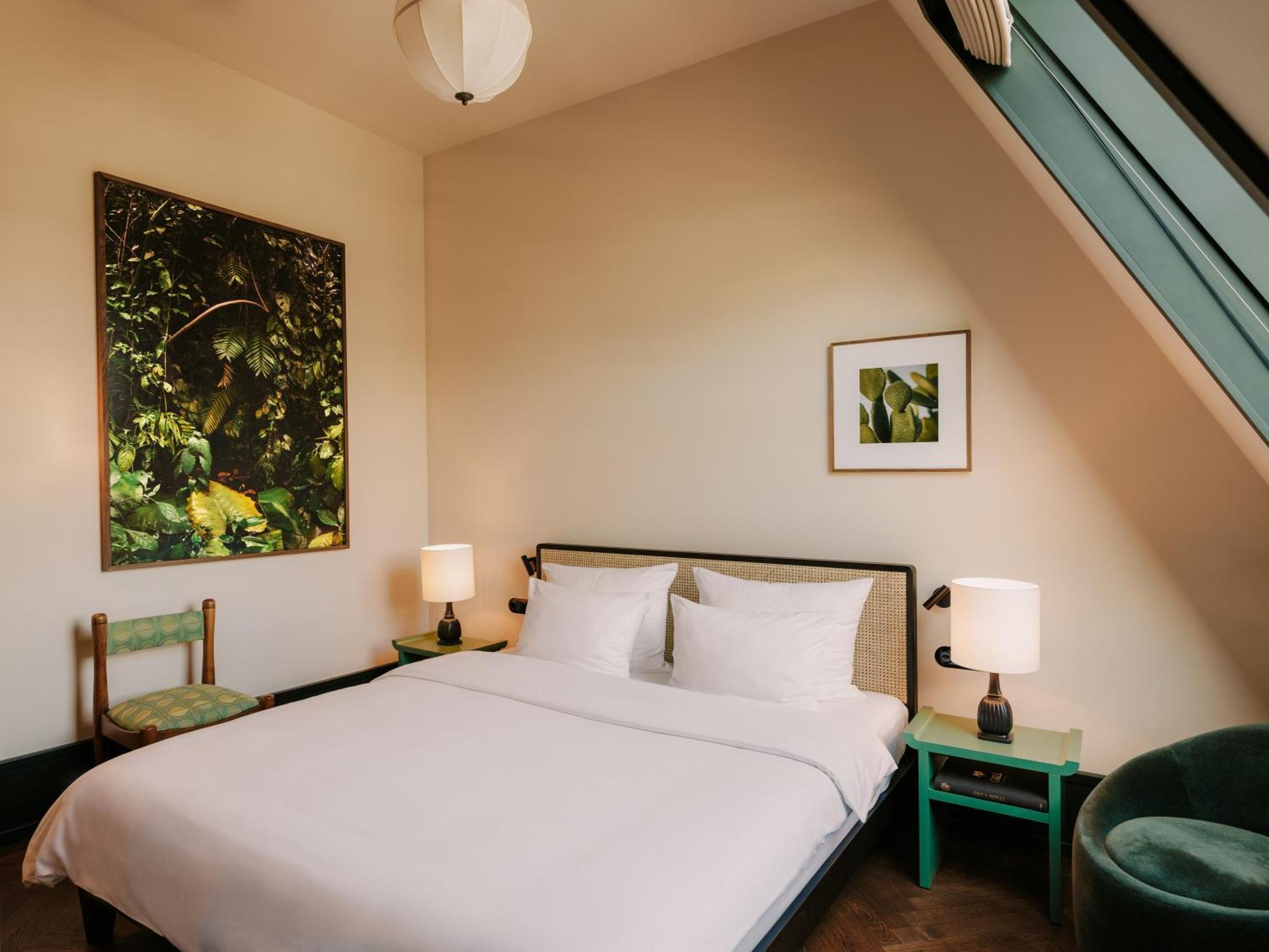 Boutique Hotel Chateau Royal Berlín Exterior foto A bedroom at the Standard East Village